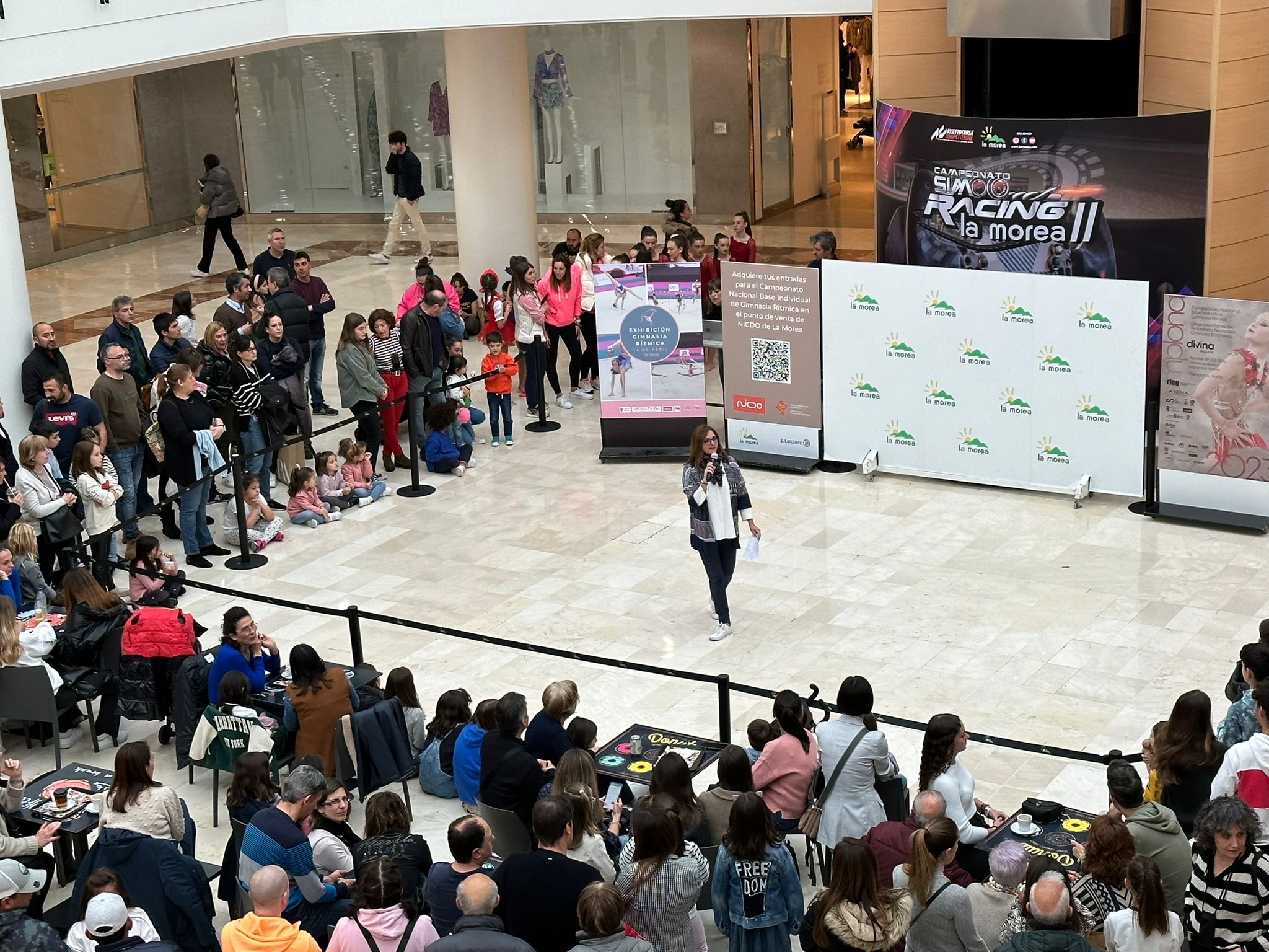 Exhibici&oacute;n de gimnasia r&iacute;tmica en La Morea a d&iacute;as del Campeonato Nacional Base Individual